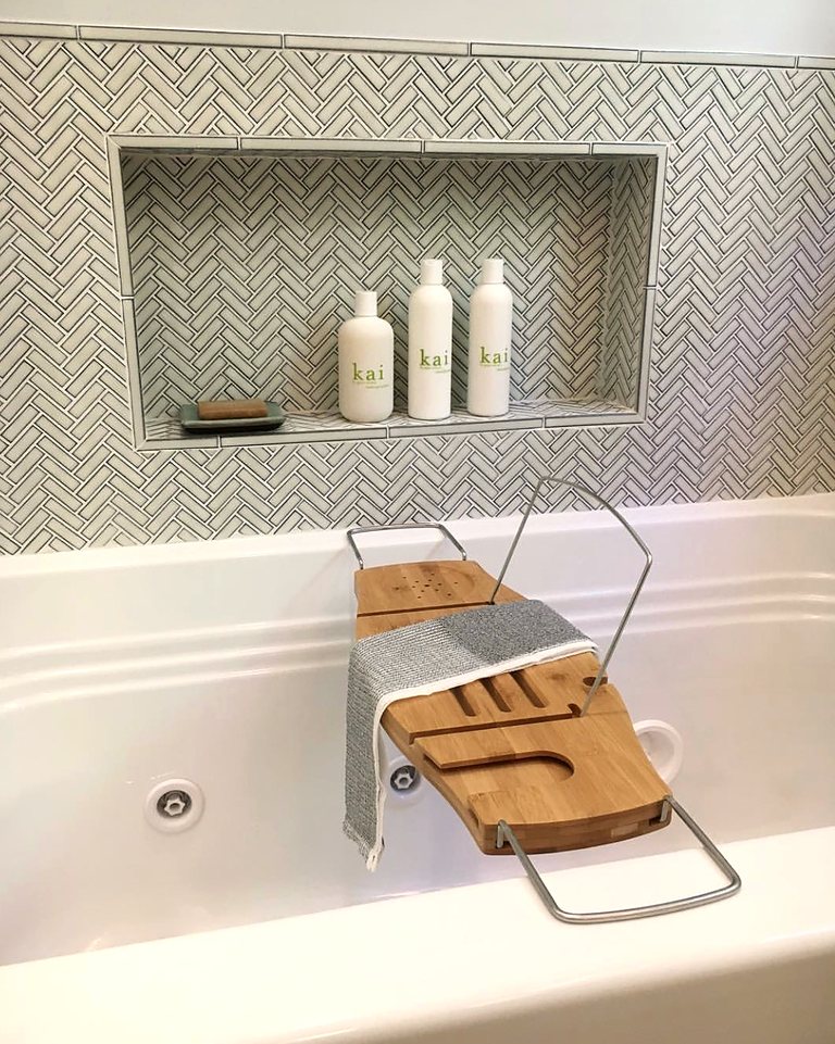 Herringbone marble niche, set flat